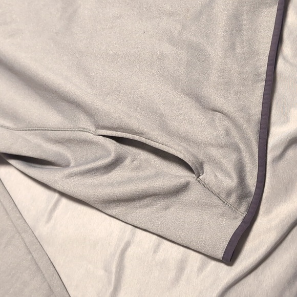 Sweatshirt - Picture 2 of 4